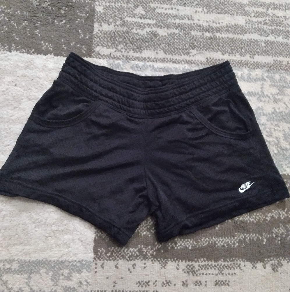 Nike mesh shorts Small